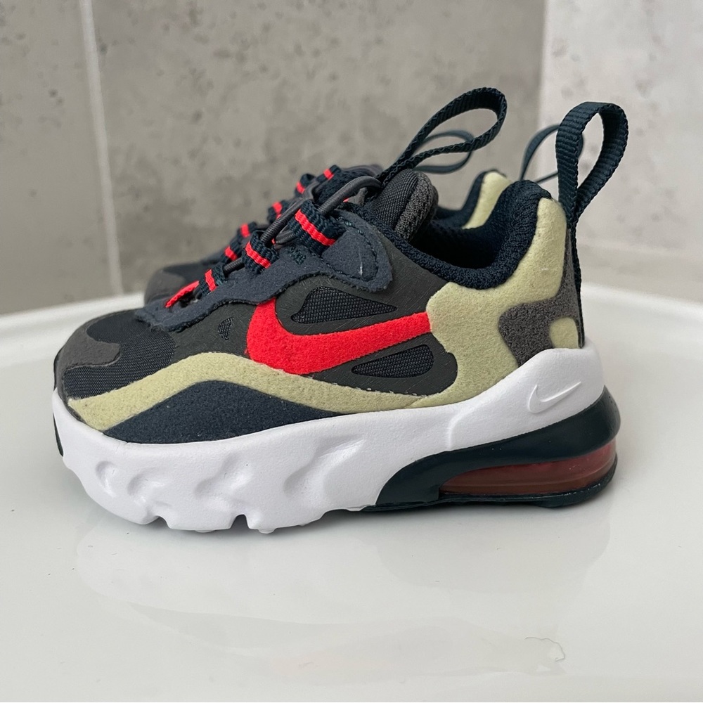 SOLD Nike Air Max 270 React TD Sneaker Size 2C - Picture 5 of 10